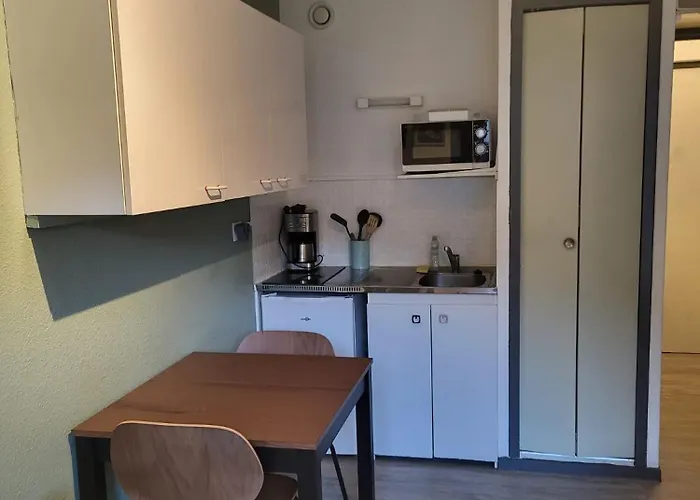 Apartment Joli Vue Sur Les Montagnes Avec Balcon